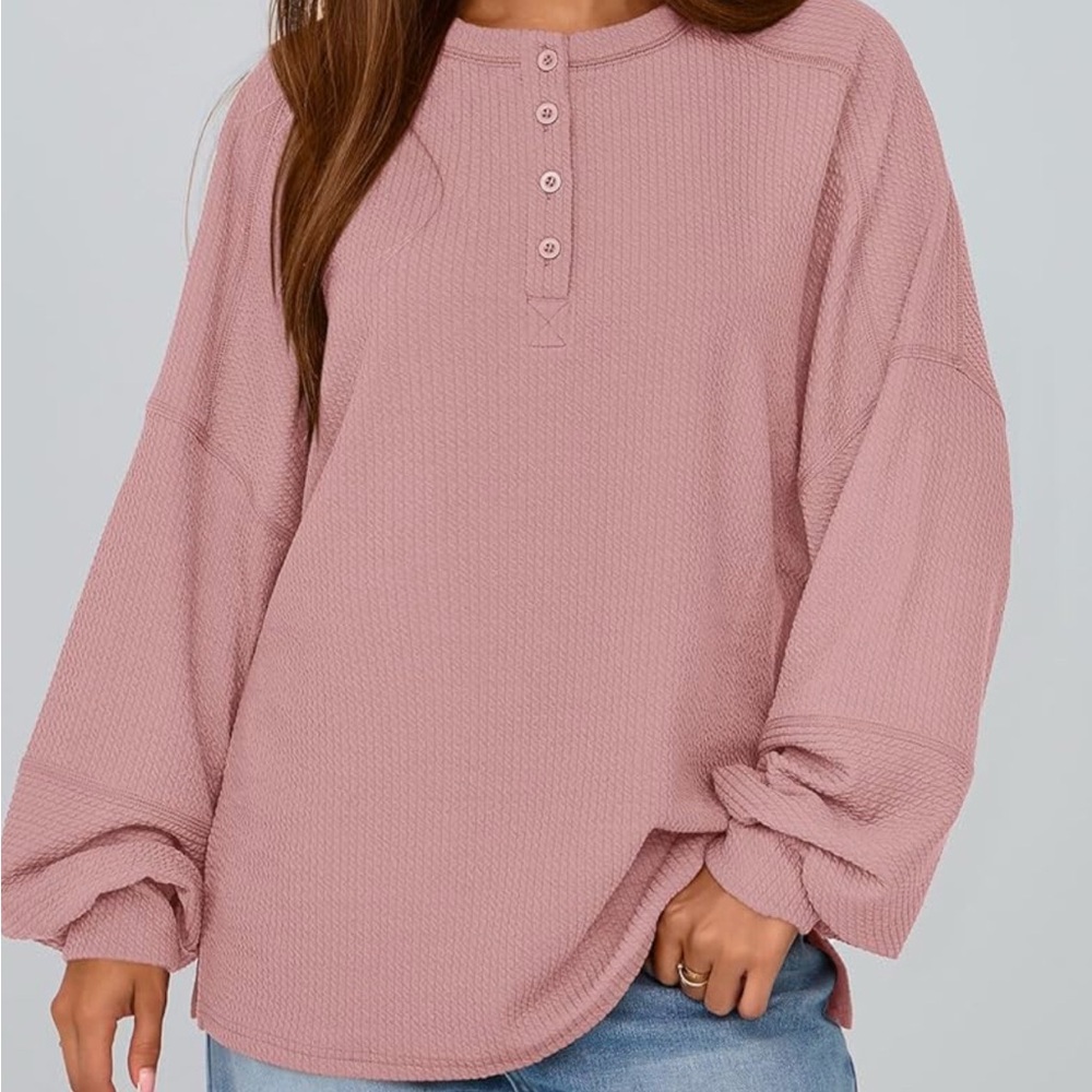 NWT Woman’s Crew Neck Knit Shirt